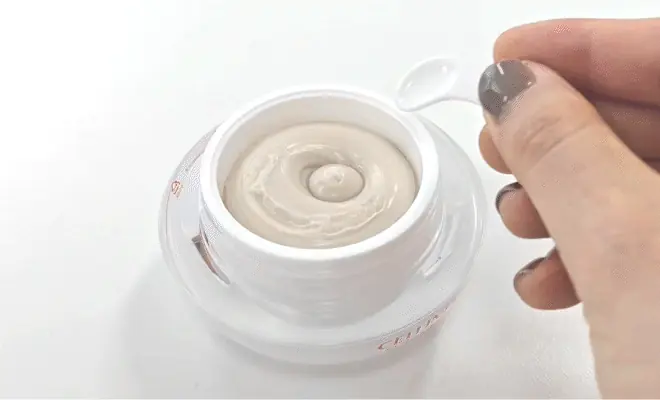 PLLAcule Reju Cream EMS — Step 1: Apply cream